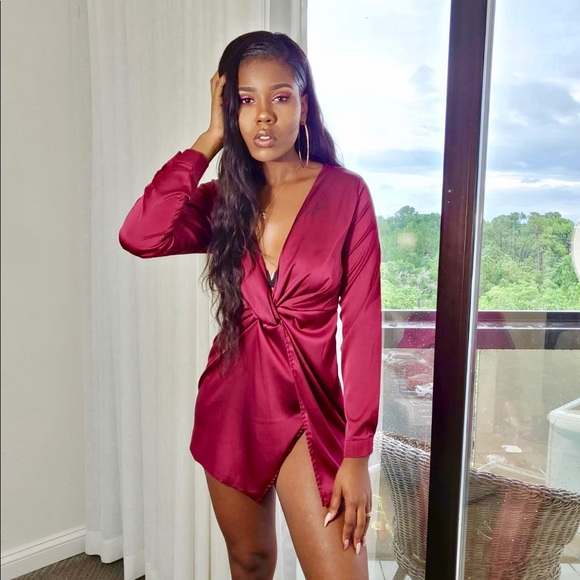 Too short I’m 5’11. Worn for a shoot! ❤️ - Picture 4 of 4